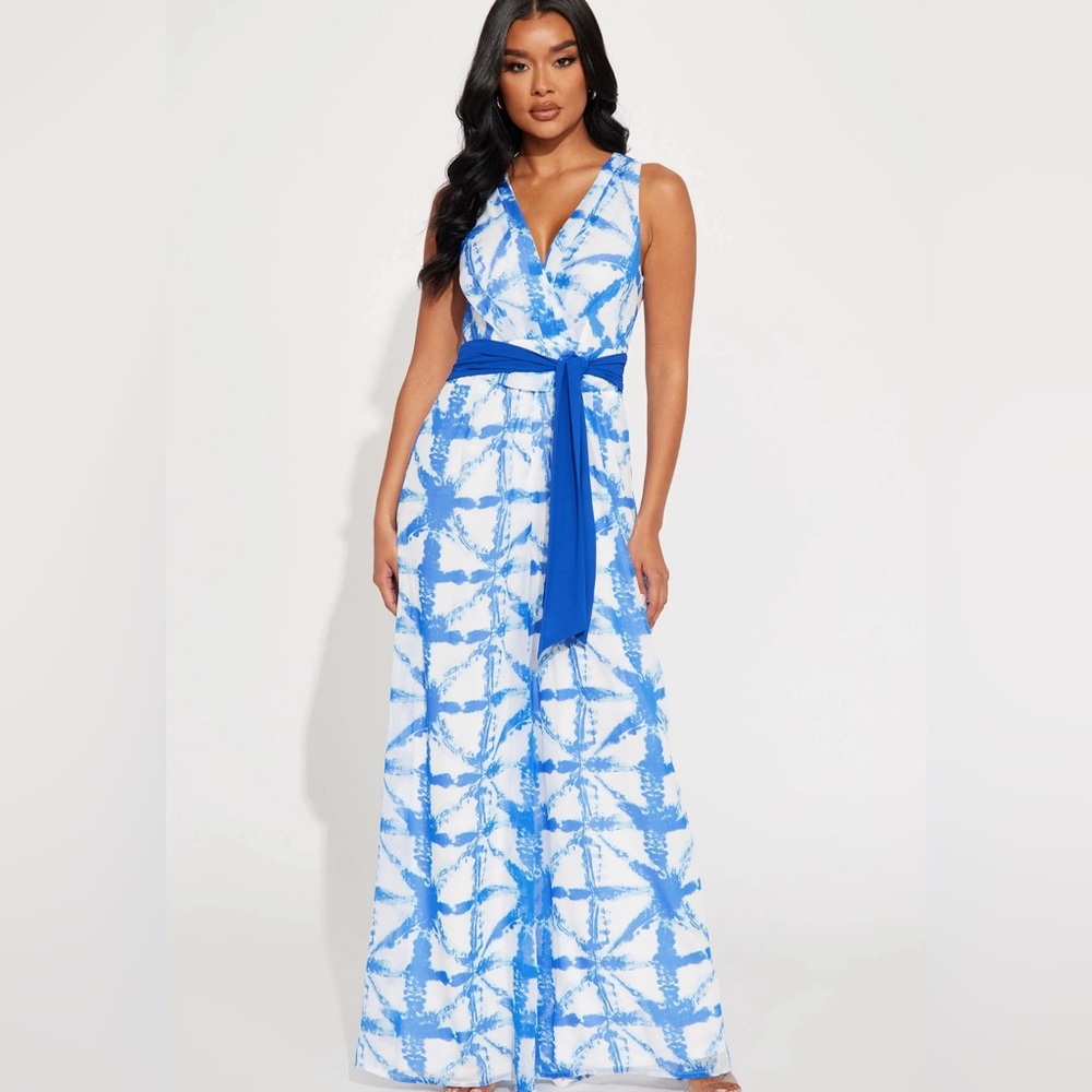Fashion Nova Tie Dye Jumpsuit In White/Blue-Size XS NWT💙 - Picture 1 of 7